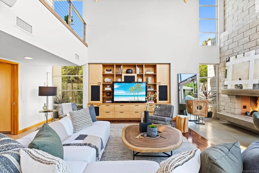5259 Pacifica Dr, San Diego, California 92109 home-pic-12
