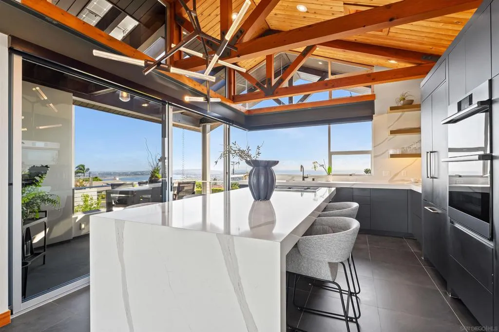 5259 Pacifica Dr, San Diego, California 92109 home-pic-26
