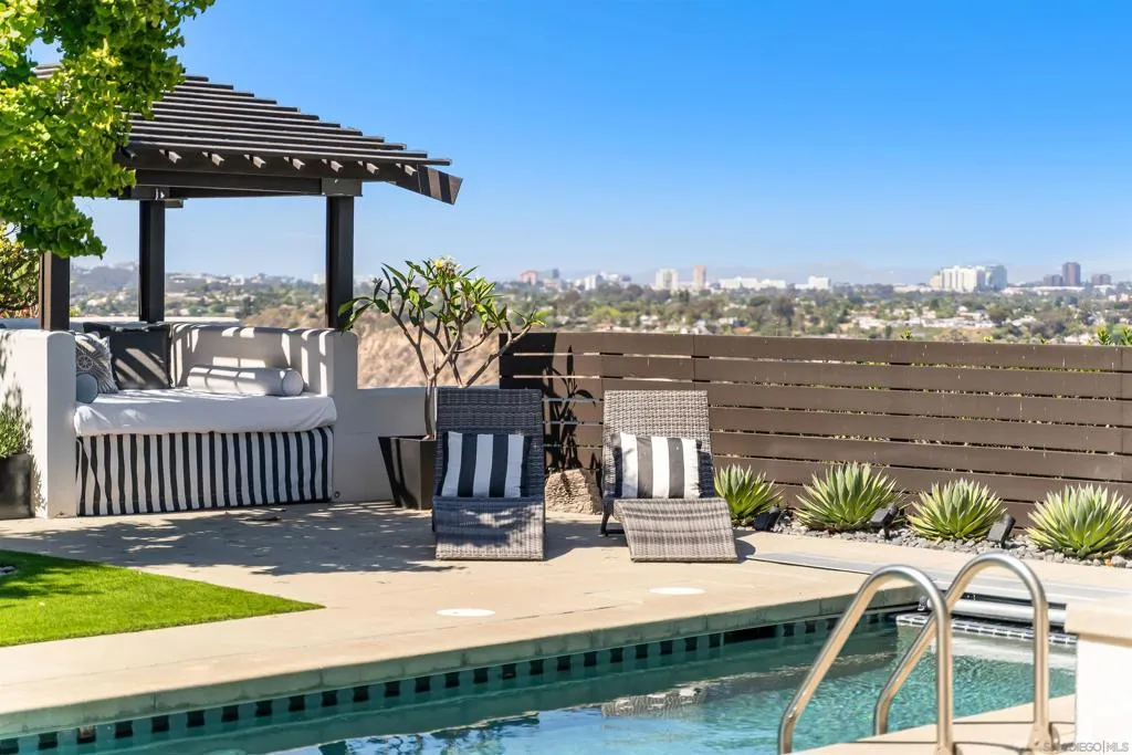 5259 Pacifica Dr, San Diego, California 92109 home-pic-52