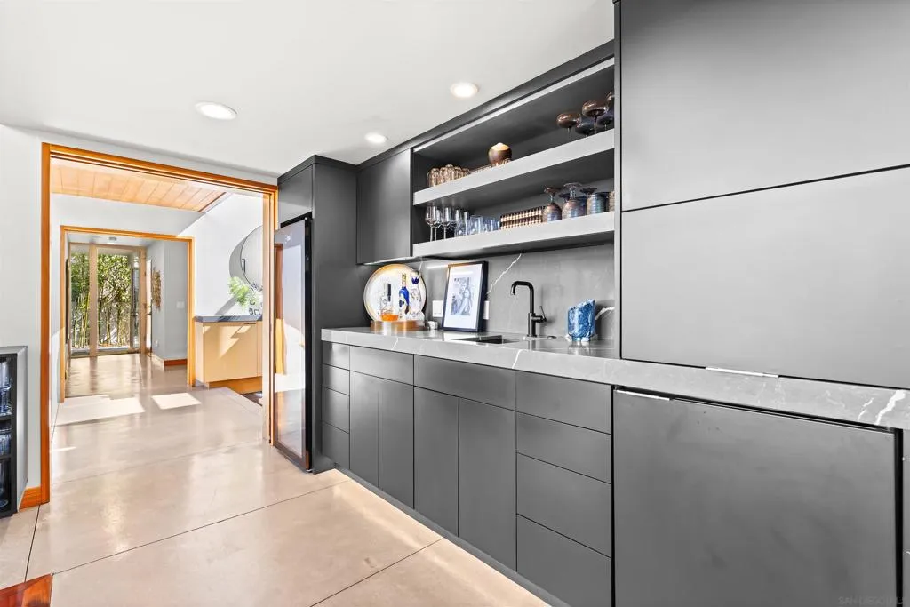 5259 Pacifica Dr, San Diego, California 92109 home-pic-22