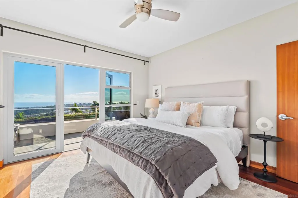 5259 Pacifica Dr, San Diego, California 92109 home-pic-47