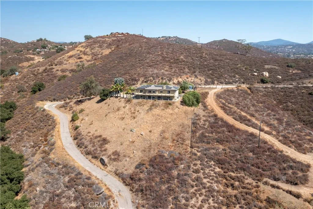 19075 Caesar Drive, Ramona, California 92065 home-pic-1