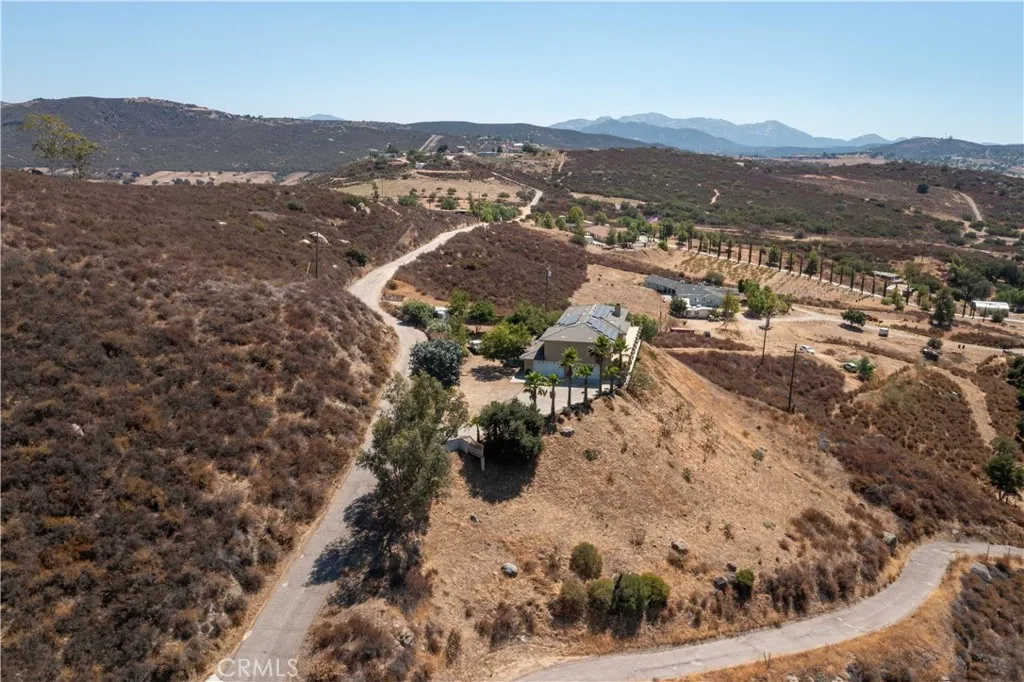 19075 Caesar Drive, Ramona, California 92065 home-pic-3