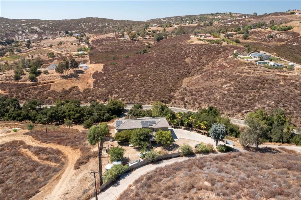19075 Caesar Drive, Ramona, California 92065 home-pic-2