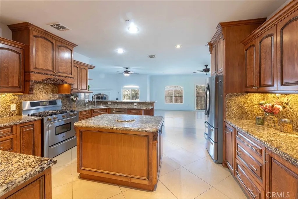 19075 Caesar Drive, Ramona, California 92065 home-pic-20