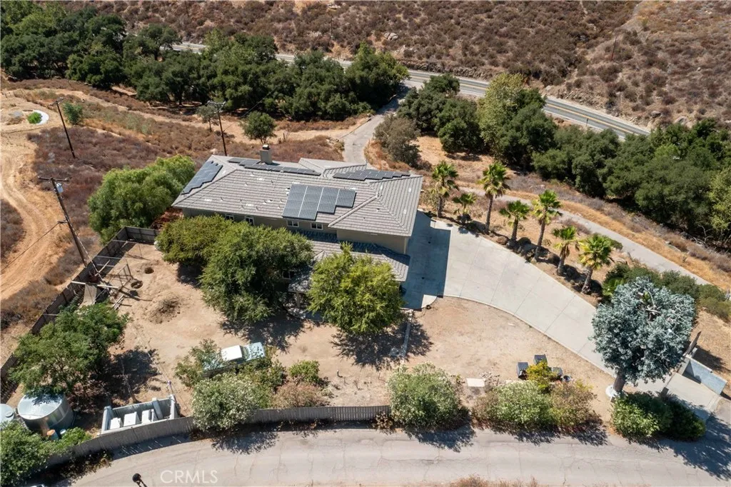 19075 Caesar Drive, Ramona, California 92065 home-pic-4