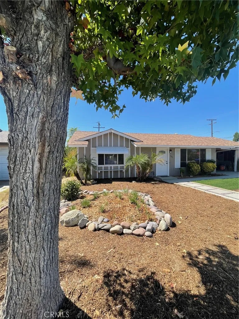 1115 S Thompson Street, Hemet, California 92543 home-pic-3