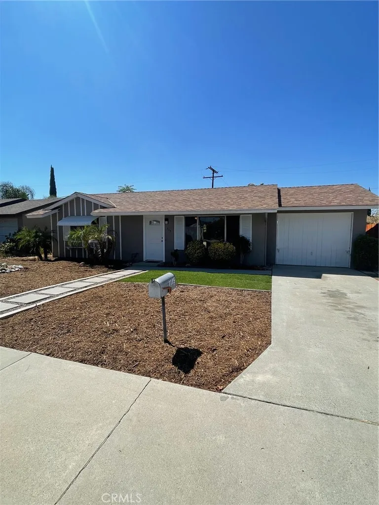 1115 S Thompson Street, Hemet, California 92543 home-pic-2