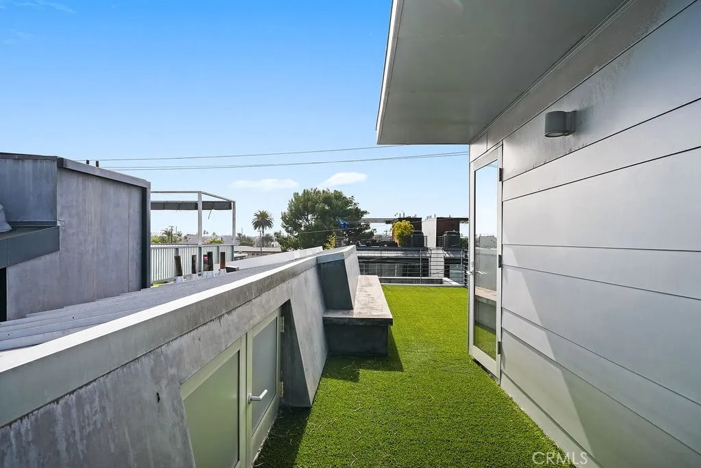 304 Grand Boulevard, Venice, California 90291 home-pic-40