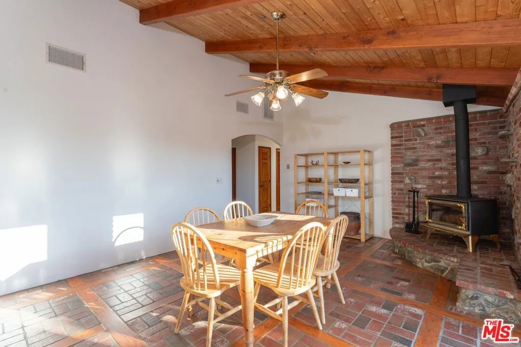 29243 Piani Road, Pearblossom, California 93553 home-pic-8