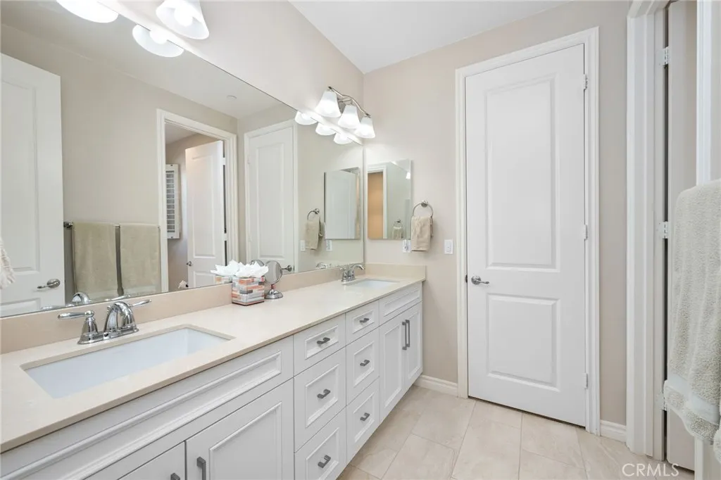 6928 Shadow Wood Drive, Moorpark, California 93021 home-pic-30
