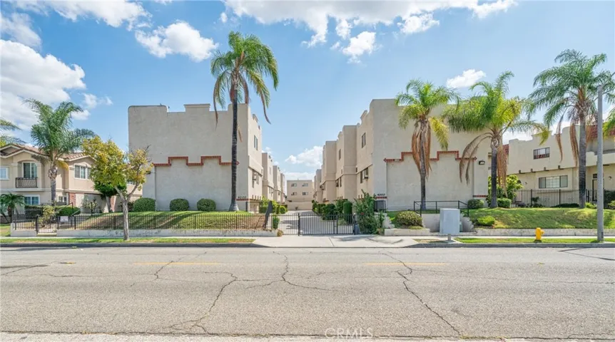 4000 Stewart Avenue 8, Baldwin Park, California 91706, 2 Bedrooms Bedrooms, ,2 BathroomsBathrooms,Residential,For Sale,Stewart Avenue,WS25216504