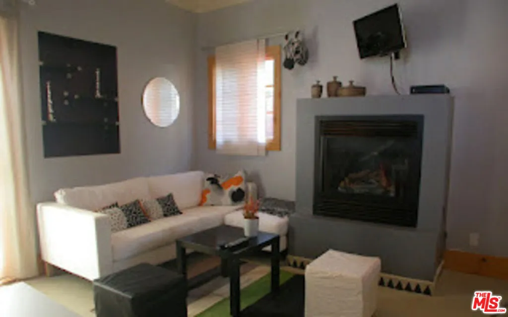 100 N Arden Boulevard, Los Angeles, California 90004 home-pic-30