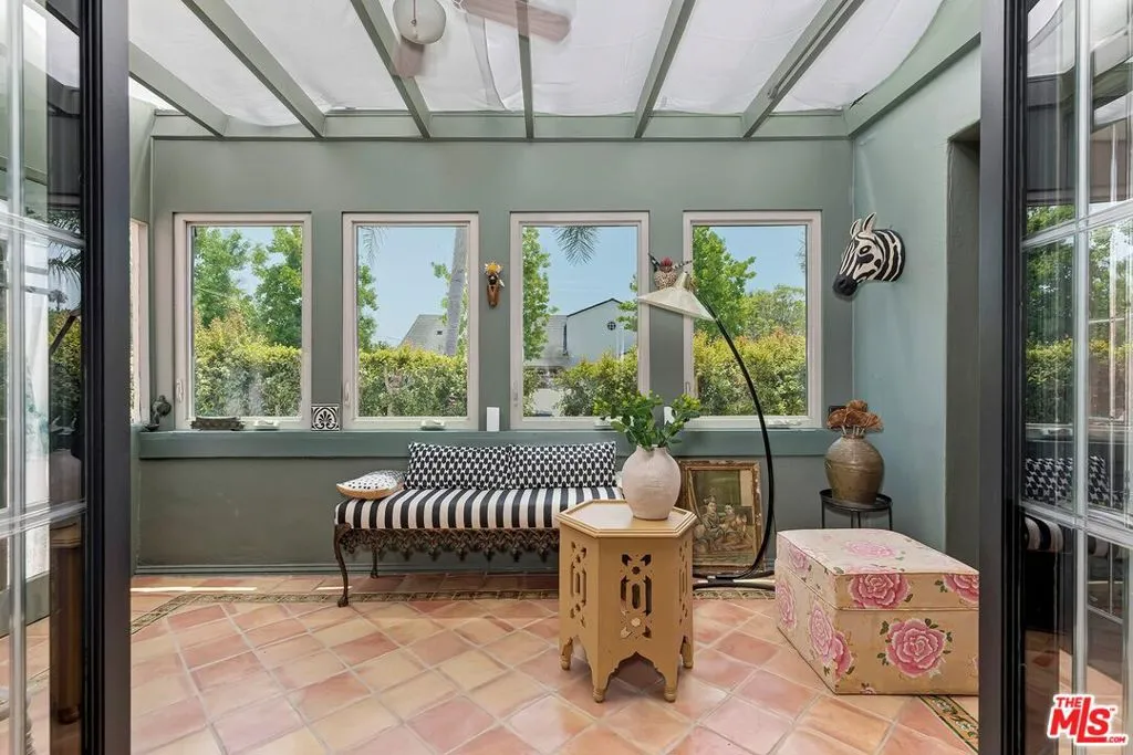 100 N Arden Boulevard, Los Angeles, California 90004 home-pic-10