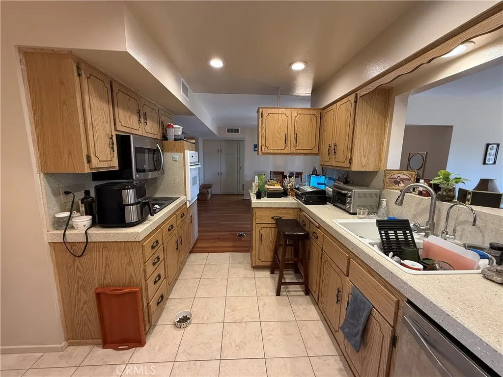 28981 W Worcester Road, Menifee, California 92586 home-pic-18