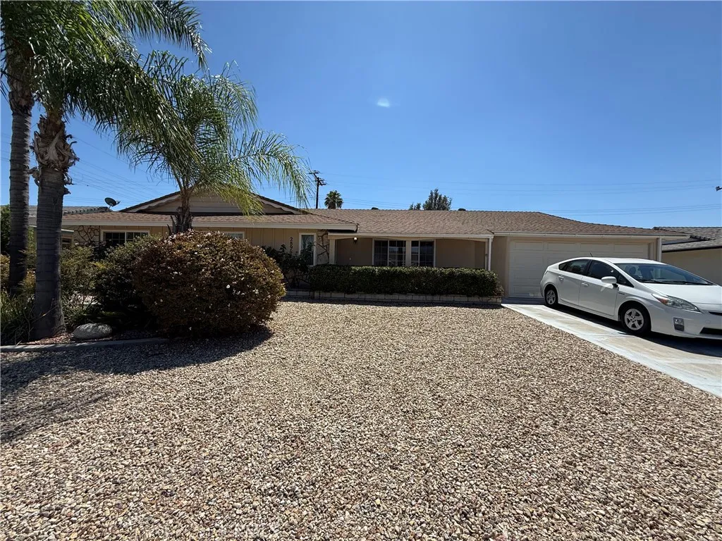 28981 W Worcester Road, Menifee, California 92586 home-pic-2