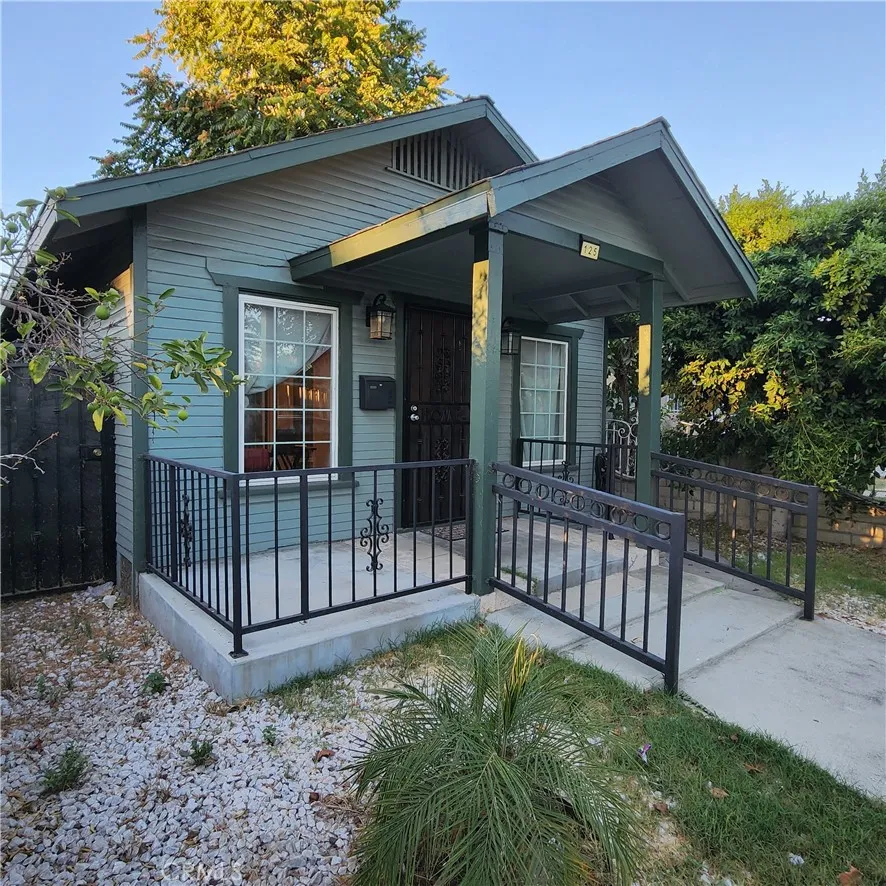 125 E 68th Way