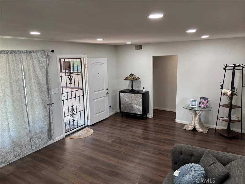 389 E Rancho Road, Corona, California 92879 home-pic-5