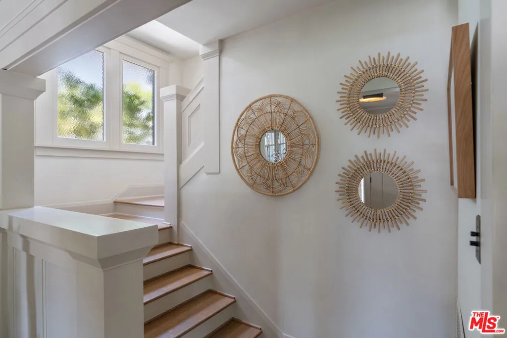 676 S Bronson Avenue, Los Angeles, California 90005 home-pic-35