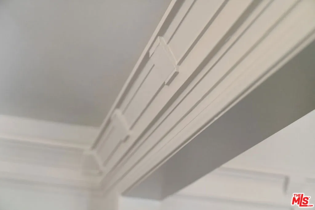 676 S Bronson Avenue, Los Angeles, California 90005 home-pic-37