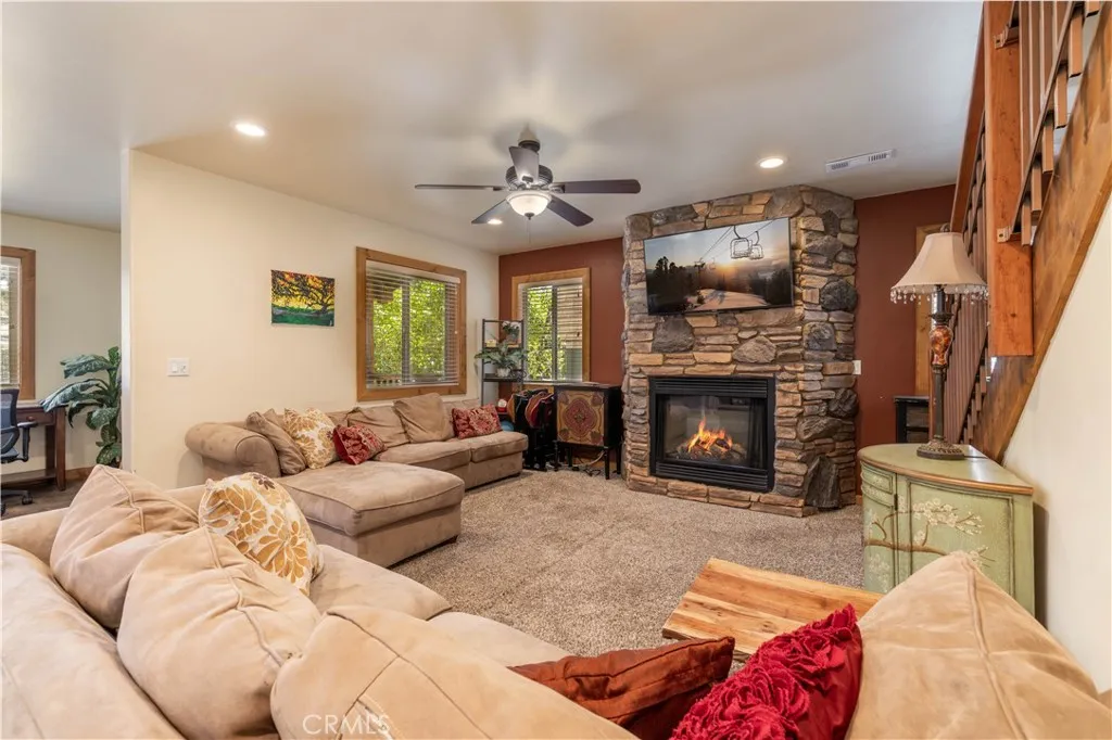 731 W Country Club, Big Bear City, California 92314 home-pic-9