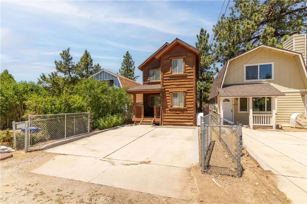731 W Country Club, Big Bear City, California 92314 home-pic-3