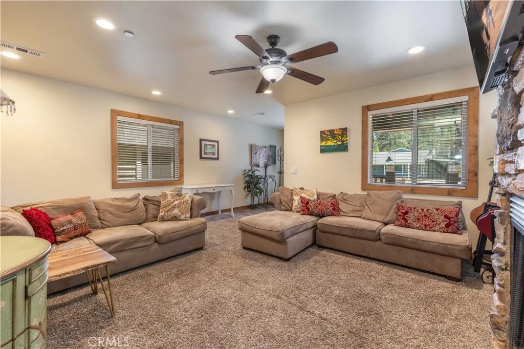 731 W Country Club, Big Bear City, California 92314 home-pic-10