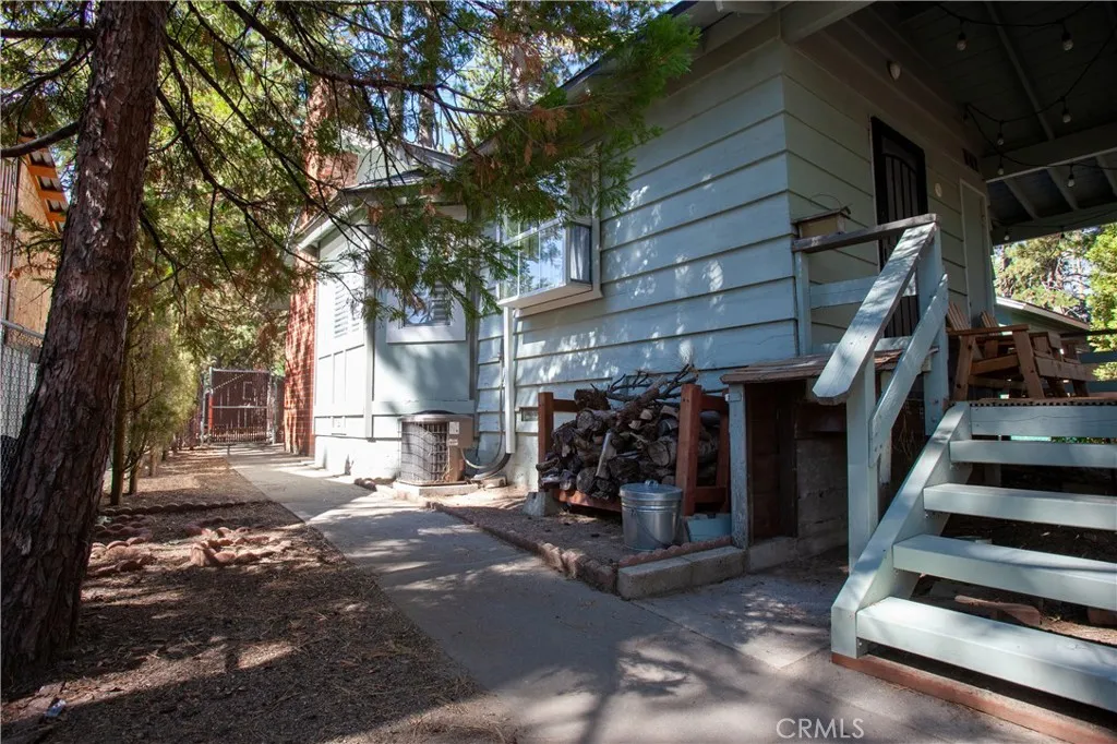 2359 Avian Way, Running Springs, California 92382 home-pic-21