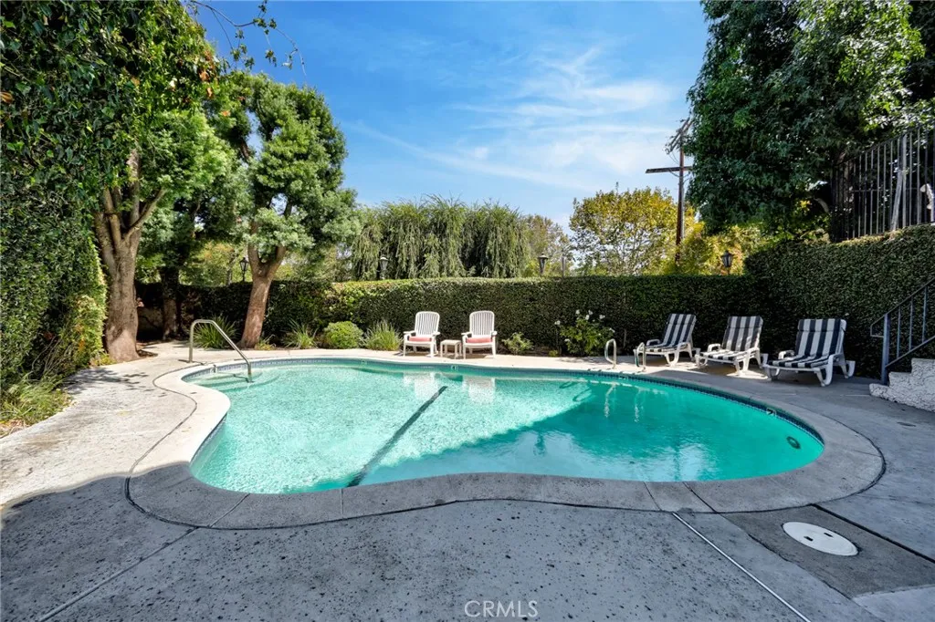 4249 Longridge Avenue, Studio City, California 91604 home-pic-22