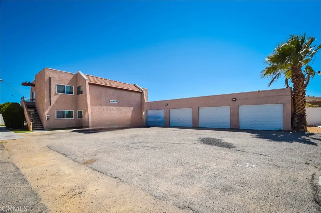 1061 May Lane, Barstow, California 92311 home-pic-1