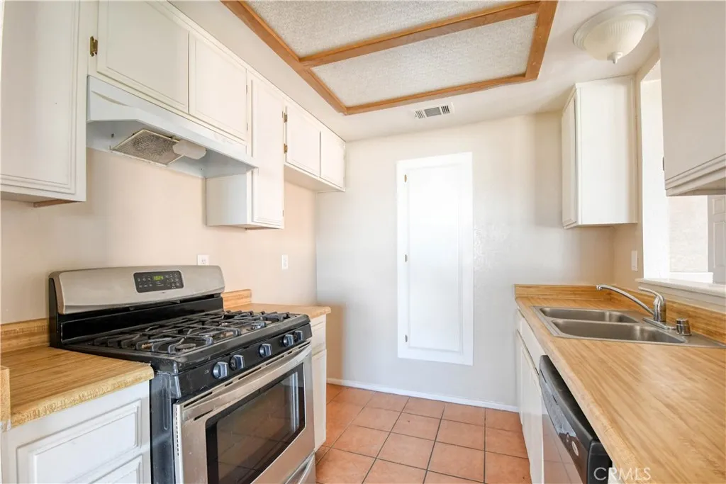 1061 May Lane, Barstow, California 92311 home-pic-30