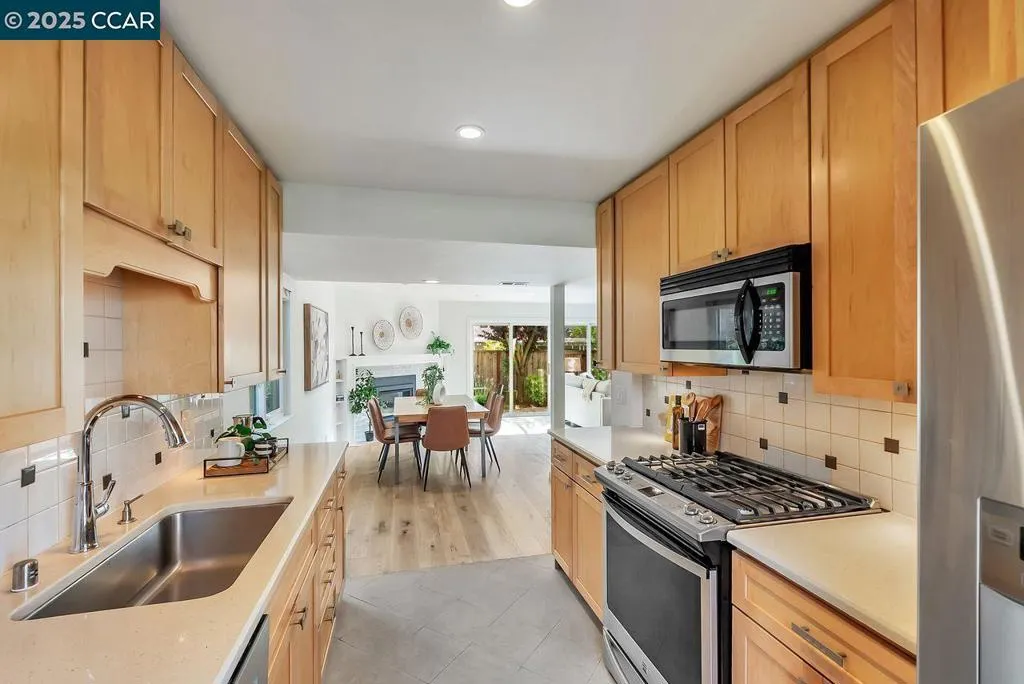 47 Miramonte Dr, Moraga, California 94556 home-pic-11