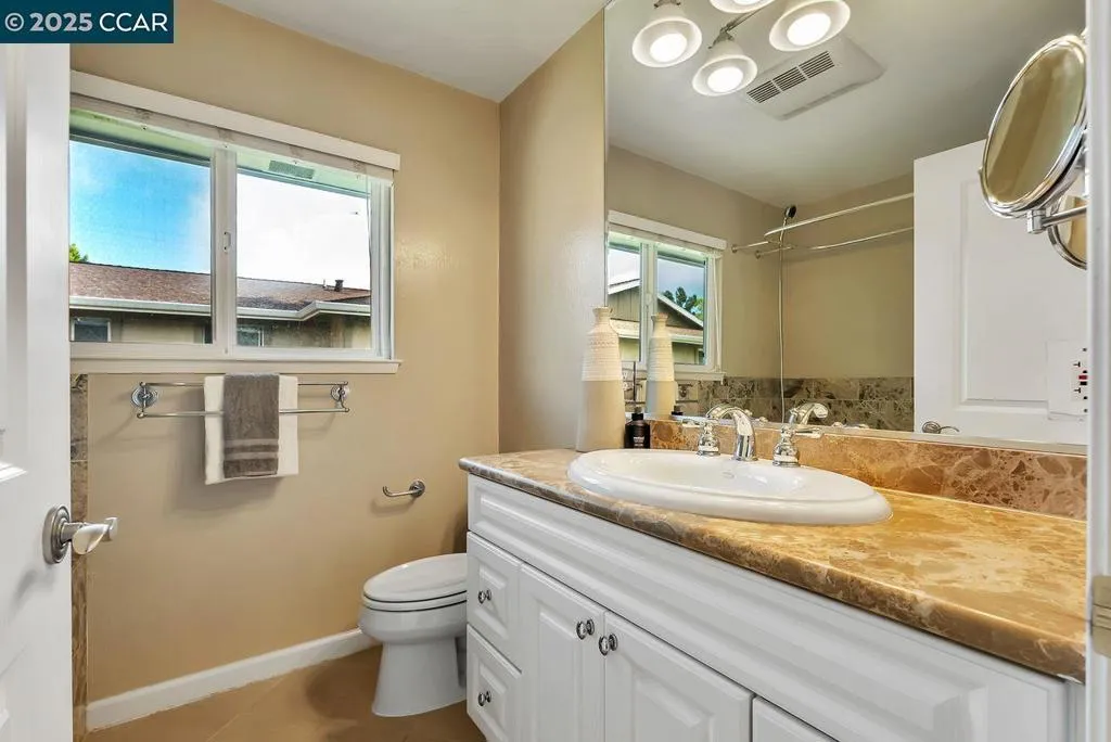 47 Miramonte Dr, Moraga, California 94556 home-pic-30