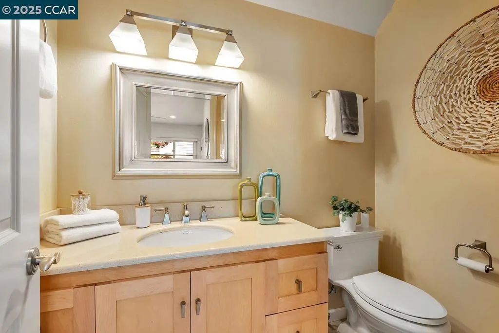 47 Miramonte Dr, Moraga, California 94556 home-pic-29