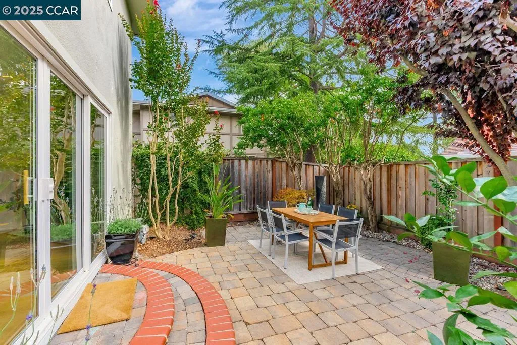 47 Miramonte Dr, Moraga, California 94556 home-pic-39