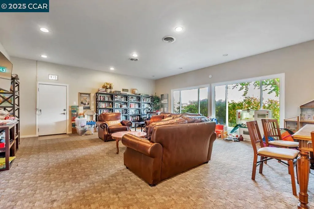 47 Miramonte Dr, Moraga, California 94556 home-pic-49