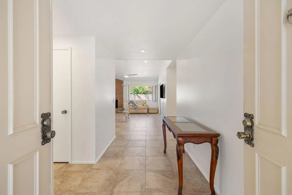 2050 Silver Oak Way, Hemet, California 92545 home-pic-24