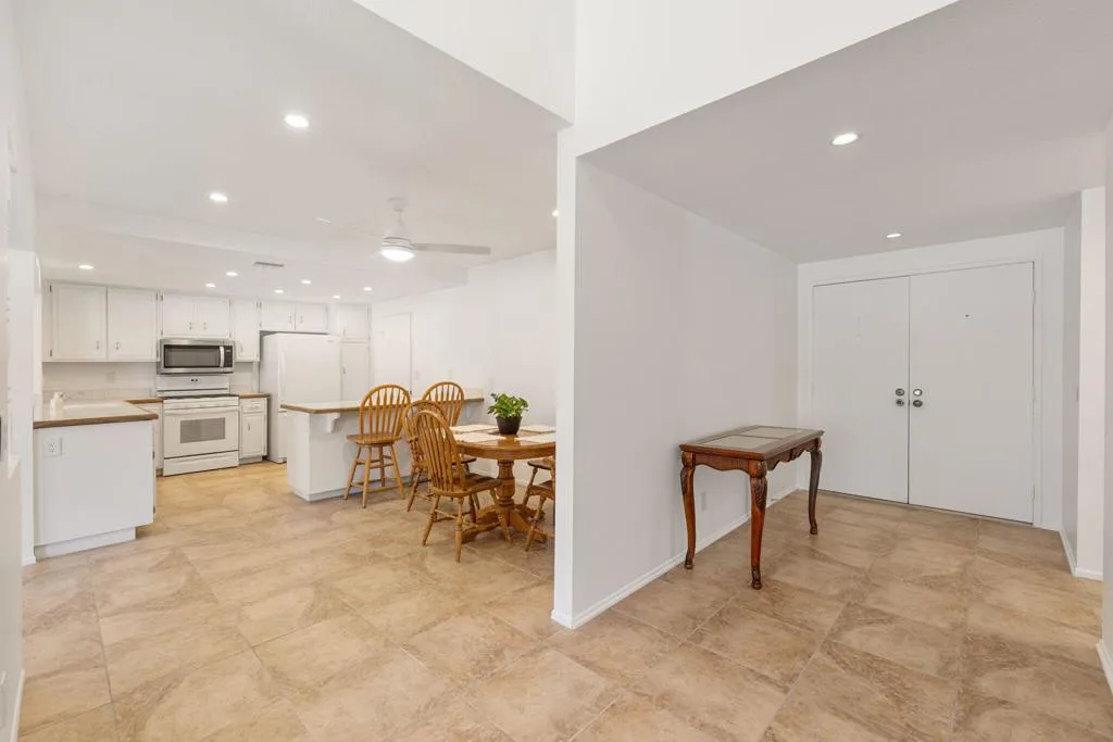 2050 Silver Oak Way, Hemet, California 92545 home-pic-13