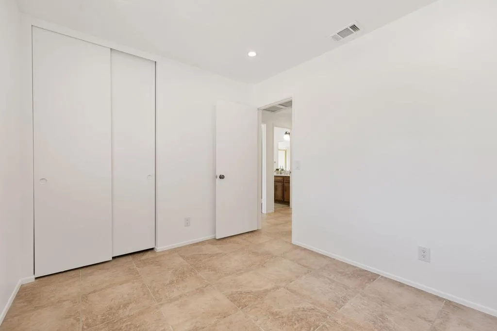2050 Silver Oak Way, Hemet, California 92545 home-pic-19