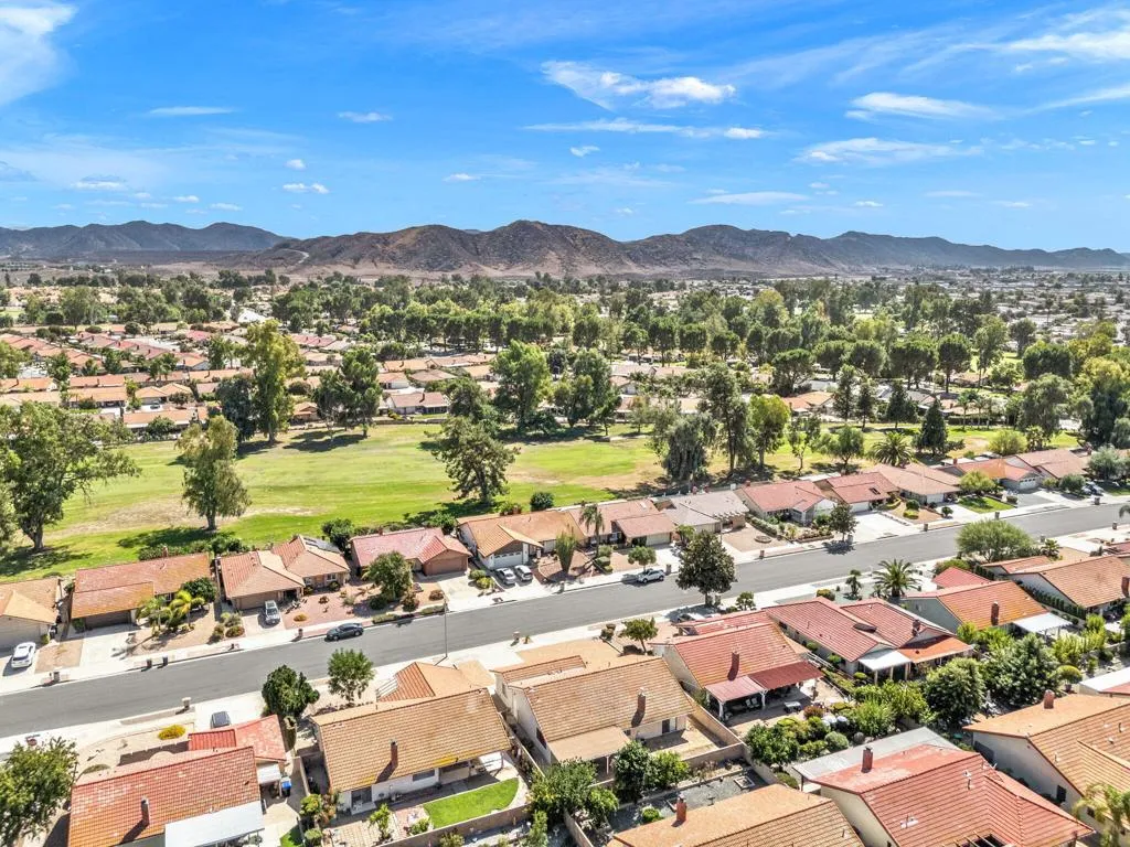 2050 Silver Oak Way, Hemet, California 92545 home-pic-37