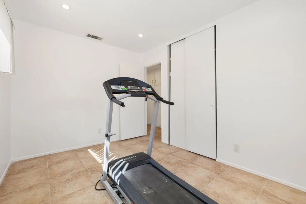 2050 Silver Oak Way, Hemet, California 92545 home-pic-20