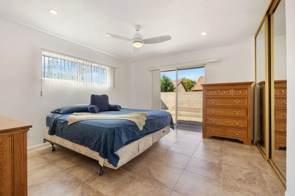 2050 Silver Oak Way, Hemet, California 92545 home-pic-14