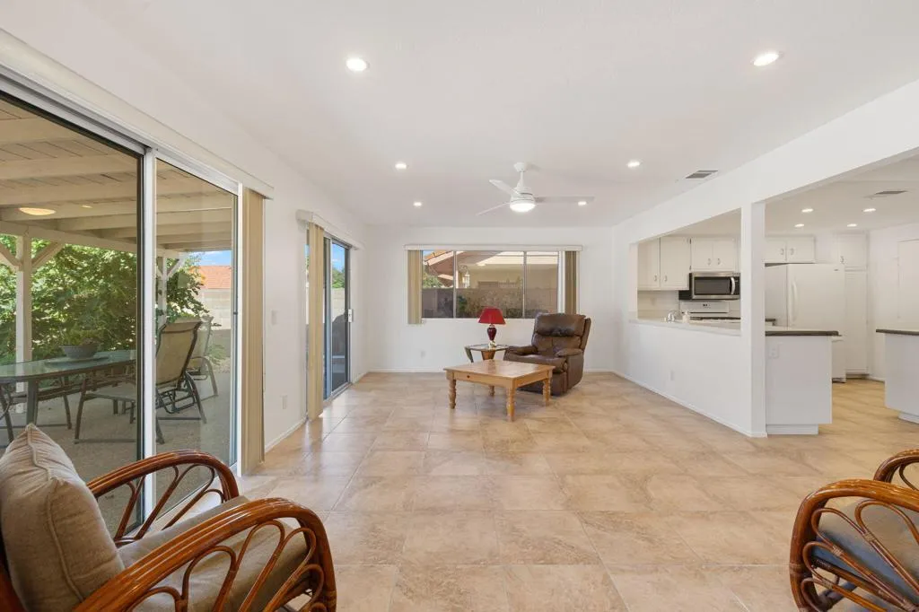2050 Silver Oak Way, Hemet, California 92545 home-pic-27