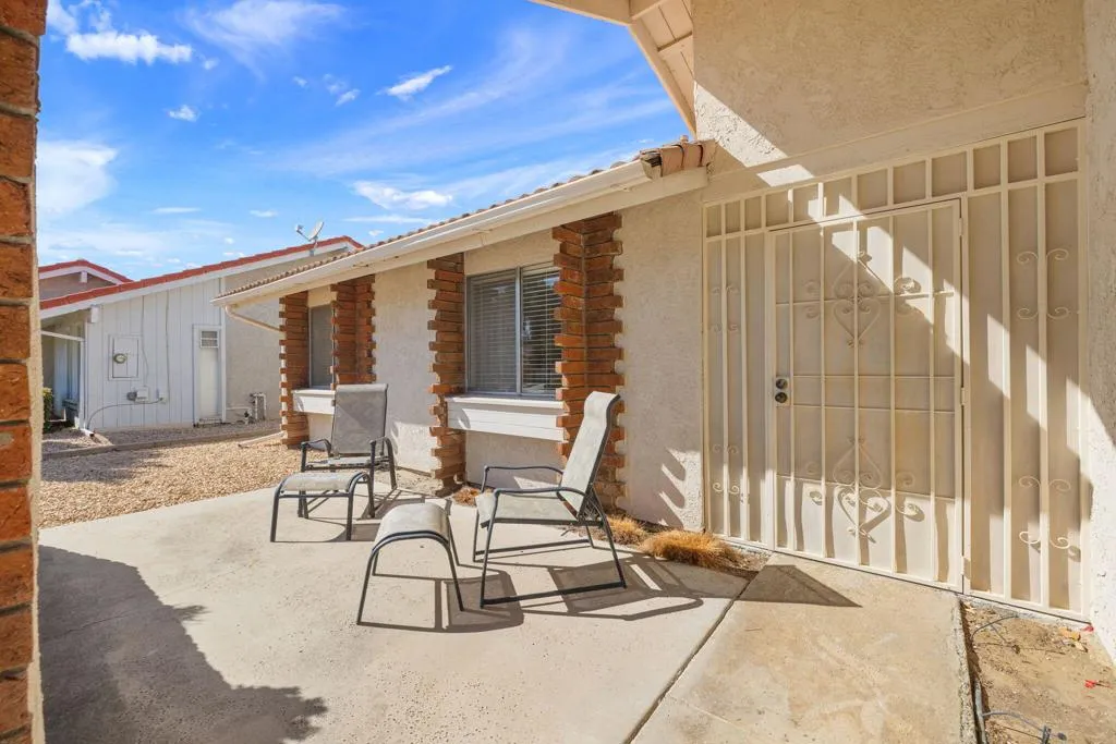 2050 Silver Oak Way, Hemet, California 92545 home-pic-33