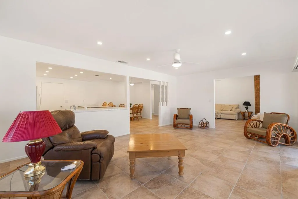 2050 Silver Oak Way, Hemet, California 92545 home-pic-26