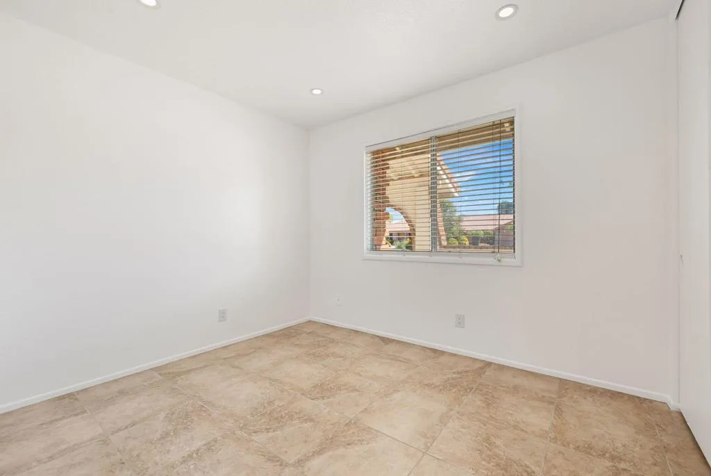 2050 Silver Oak Way, Hemet, California 92545 home-pic-22