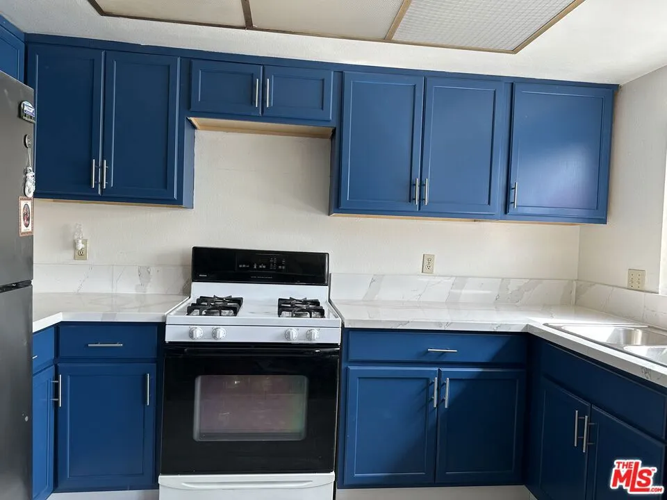 720 Waterloo Street 4, Los Angeles, California 90026 home-pic-1