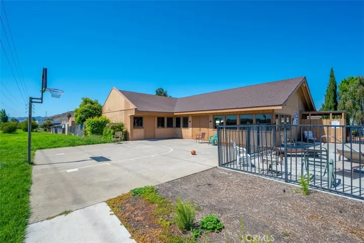 3500 Bullock Lane 16, San Luis Obispo, California 93401