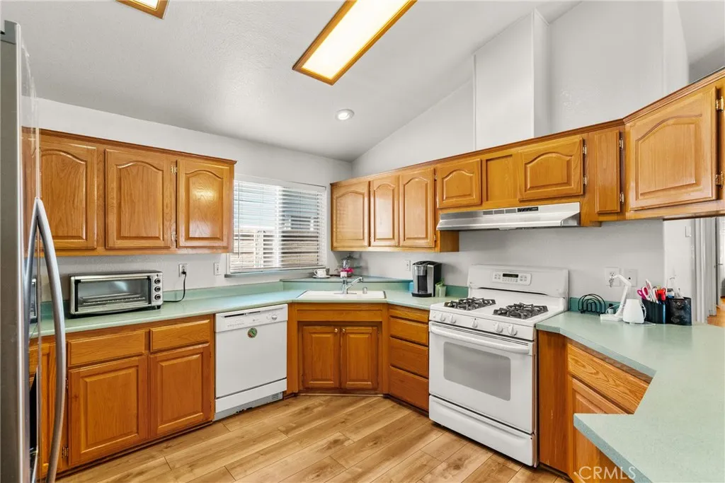 27828 Spyglass Lane, Canyon Country, California 91335 home-pic-6