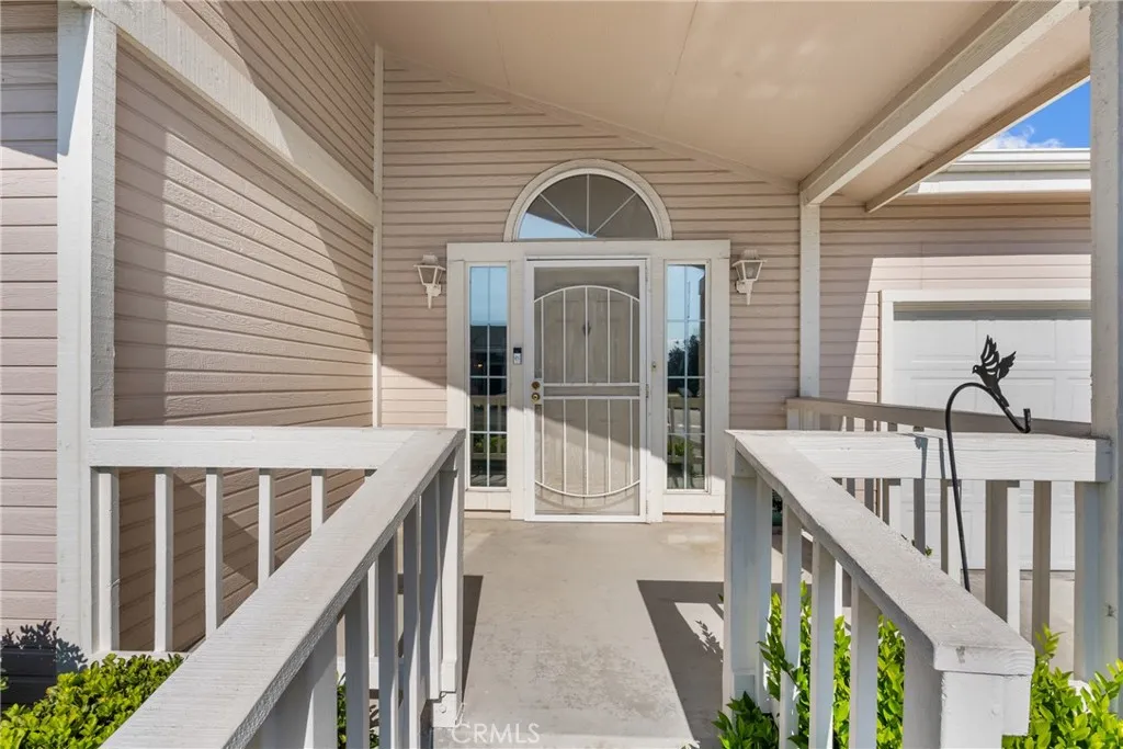 27828 Spyglass Lane, Canyon Country, California 91335 home-pic-2